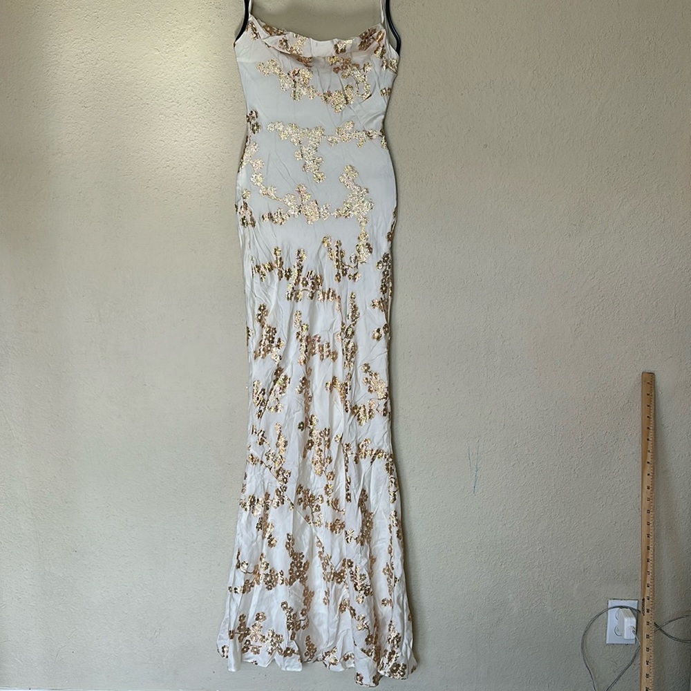 HOUSE OF CB 'Capriana' White & Gold Jacquard Satin Gown NWOT size XS - Picture 4 of 14